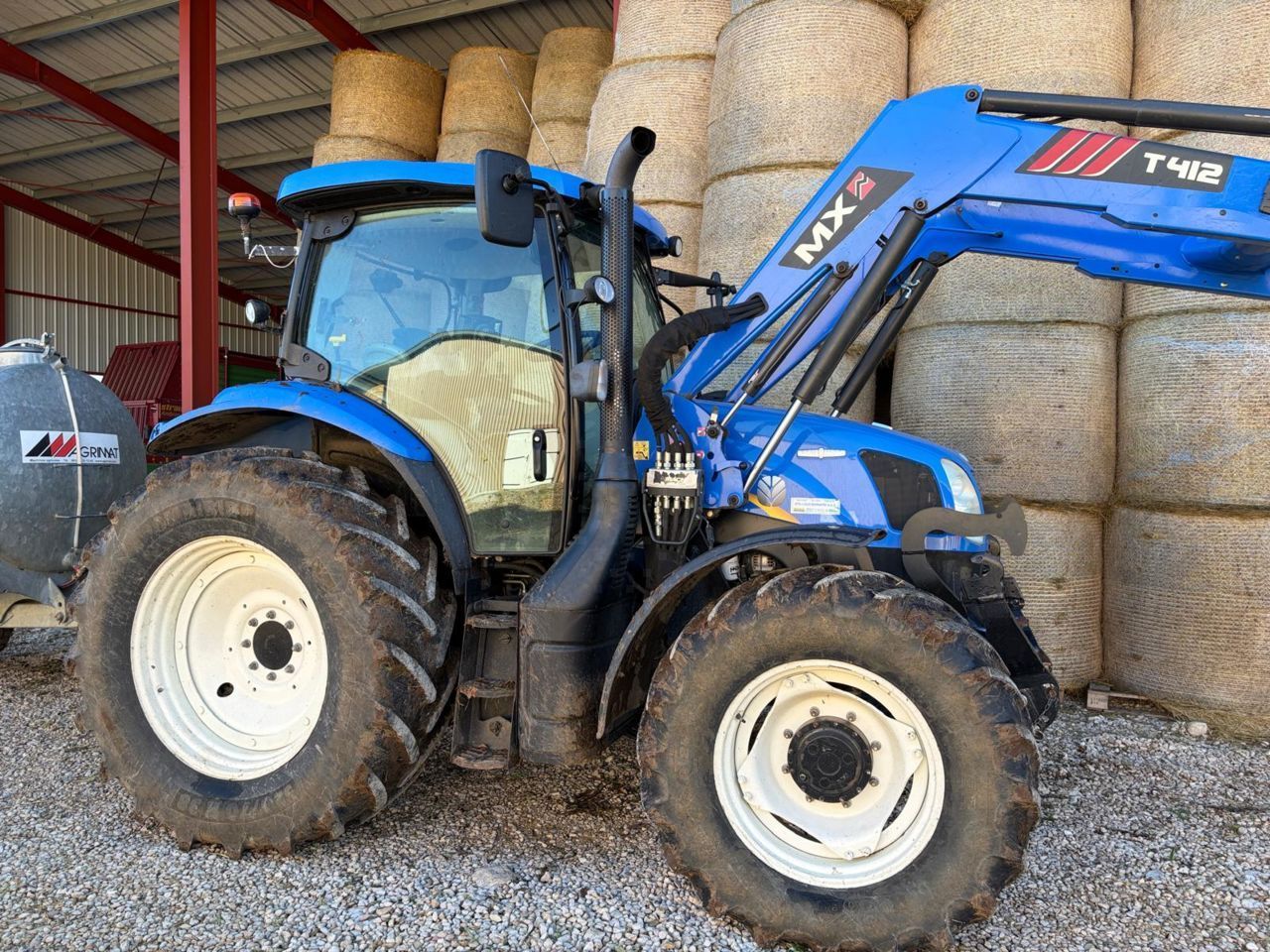 E-FARM: New Holland T6.150 - Traktor - id VIYAKKR - 59.000 € - Baujahr: 2015 - Abgelesene Motorstunden: 6.300,Motorleistung (PS): 125,Frankreich