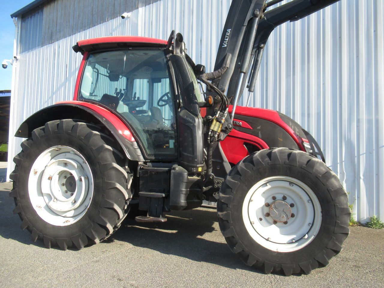 E-FARM: Valtra N114e - Tracteur - id VXWGKX6 - 48 500 € - Année: 2019 - Lecture du nombre d'heure: 5 297,Puissance du moteur (chevaux): 115,France