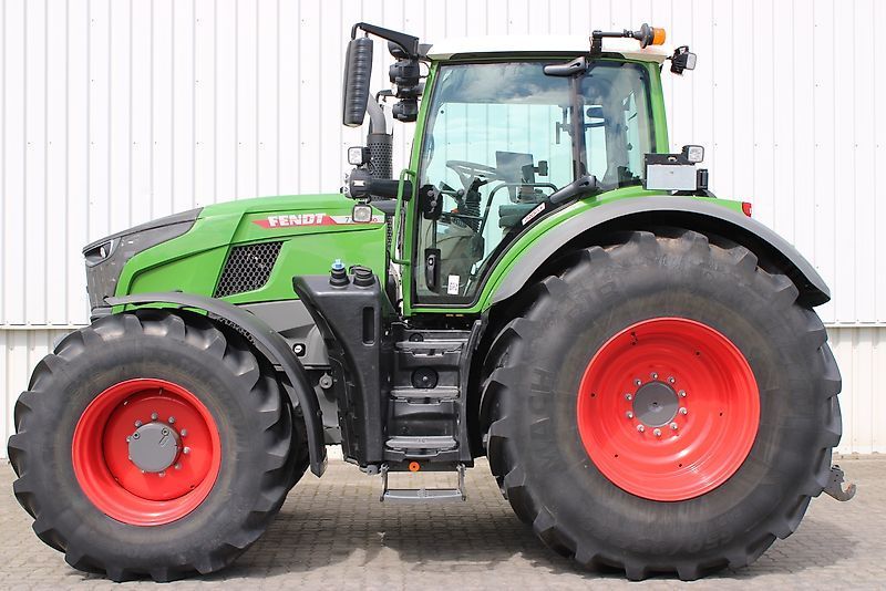 Fendt 724 Vario Profi Plus Tractor €218,000