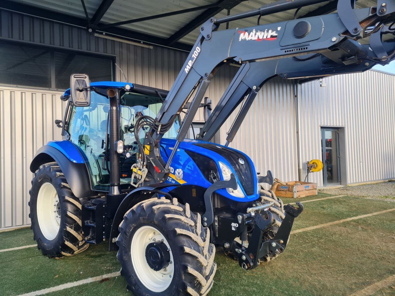 New Holland T5.110 Tractor €77,500