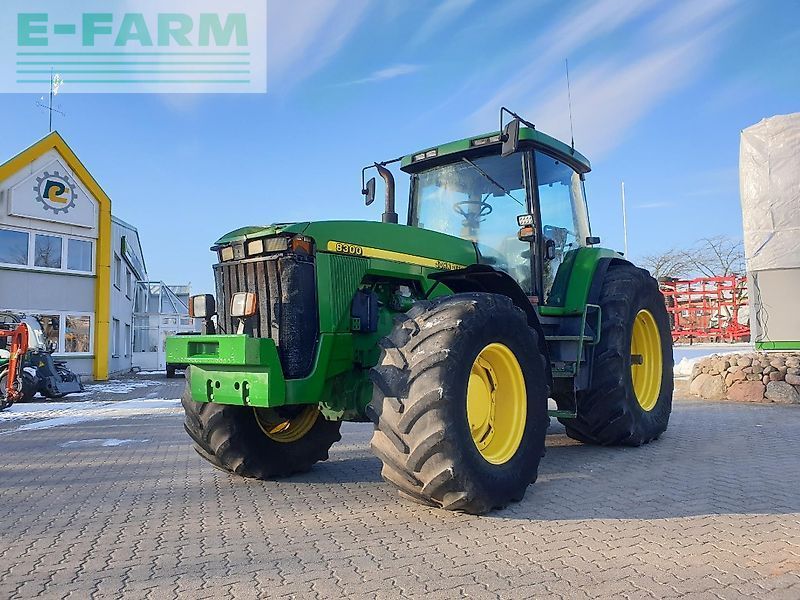 John Deere 8100 Traktor