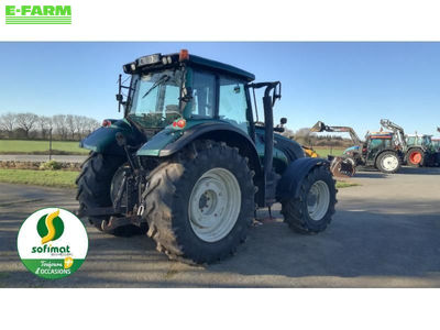 E-FARM: Valtra T163e - Tractor - id D5HYNND - €42,000 - Year of construction: 2014 - Engine hours: 5,861,Engine power (HP): 165,France