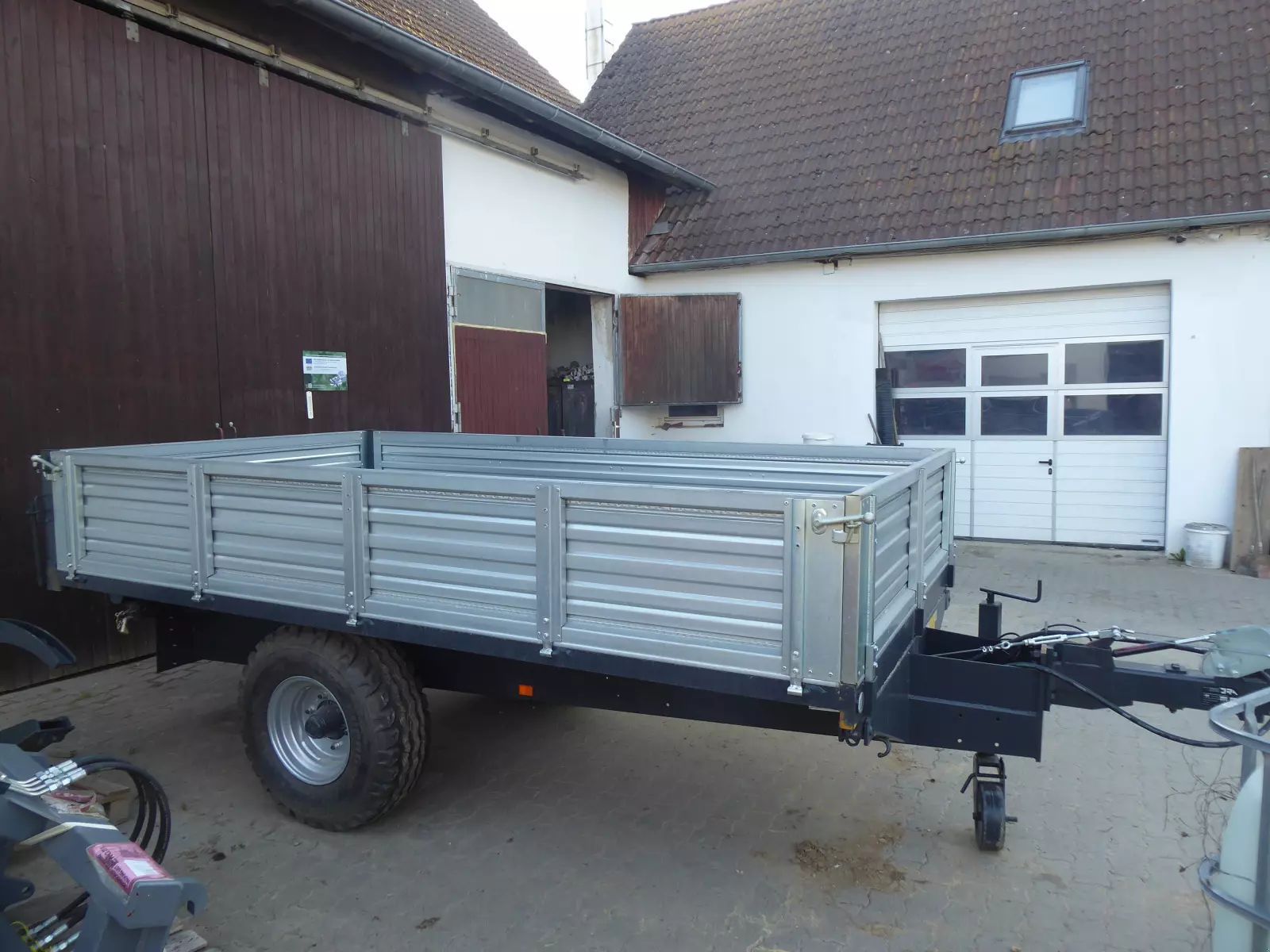 E-FARM: Bernardi einachsdreiseitenkipper - Kipper - id F84SZ4H - 4.958 € - Deutschland