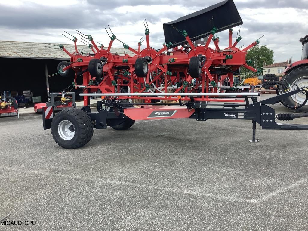 Kverneland 85134 c Tedder €32,000