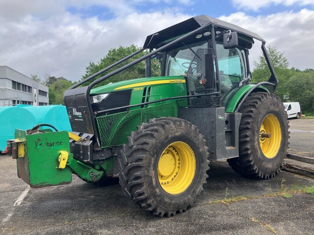 E-FARM: John Deere 7210 R - Tracteur - id JN51BGD - 74 000 € - Année: 2015 - Lecture du nombre d'heure: 5 900,Puissance du moteur (chevaux): 202,France