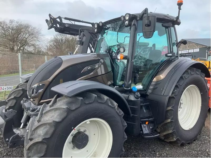 E-FARM: Valtra N175 - Traktor - id HUCILUN - 105.000 € - Baujahr: 2023 - Abgelesene Motorstunden: 15,Deutschland