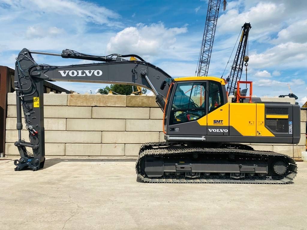 VOLVO ec220el Escavatore cingolato 175.000 €