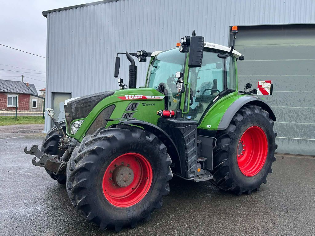 Fendt 718 Vario ProfiPlus Tractor €149,000