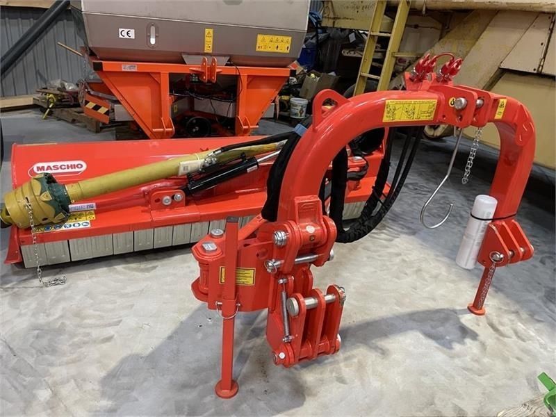 E-FARM: Maschio giraffa xl 210 - Segadora - id XDAXYAA - 11.054 € - Año: 2023 - Dinamarca