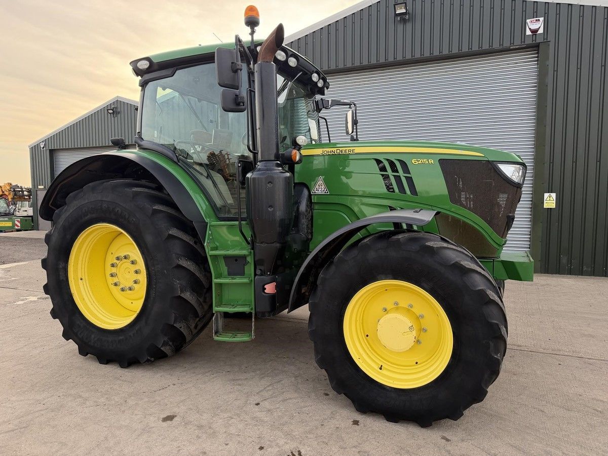 John Deere 6215 R Tractor 78.035 €