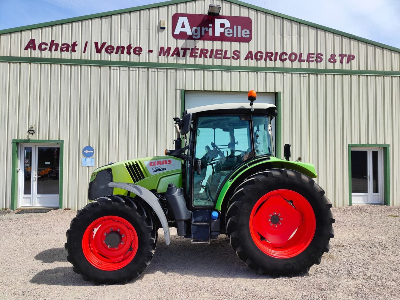 E-FARM: Claas Arion 420 - Traktor - id GJKP15I - 36 000 € - Rok produkcji: 2015 - Motogodziny: 3866,Moc silnika: 110,Francja