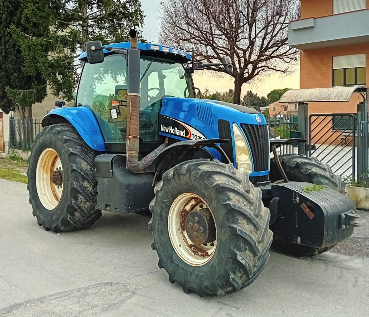 New Holland TG 255 Tractor