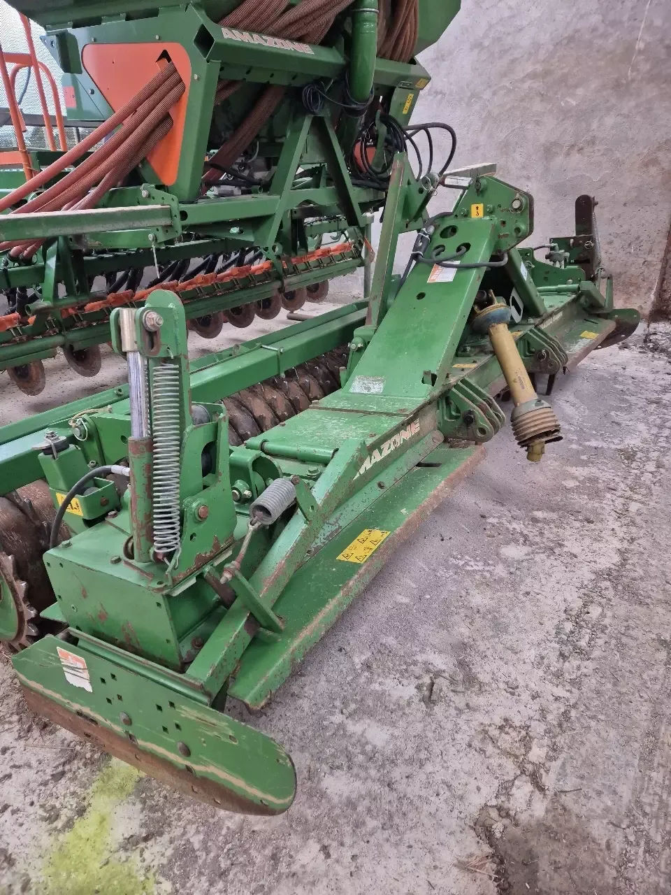 E-FARM: Amazone KG 4000 Super - Power harrow - id Q36INSE - €13,000 - Year of construction: 2014 - France