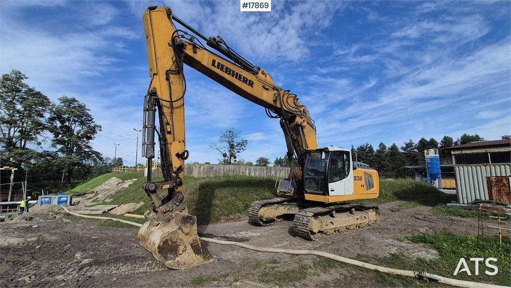 Liebherr r 936 nlc Crawler excavator €57,000