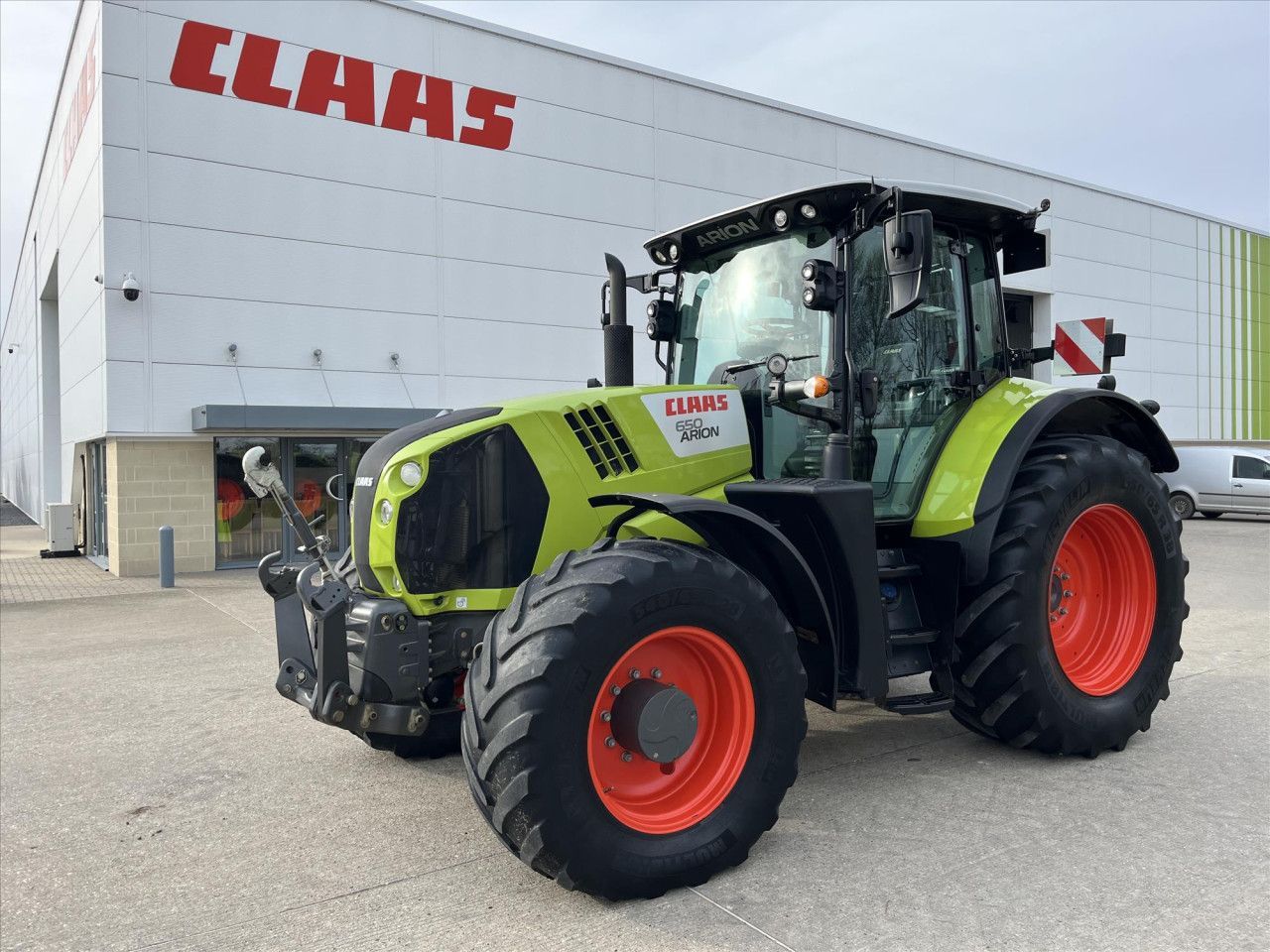 E-FARM: Claas Arion 650 - Trattore - id USYTWXF - 70.380 € - Anno di costruzione: 2019 - Ore: 5.754,Potenza del motore: 185,Regno Unito