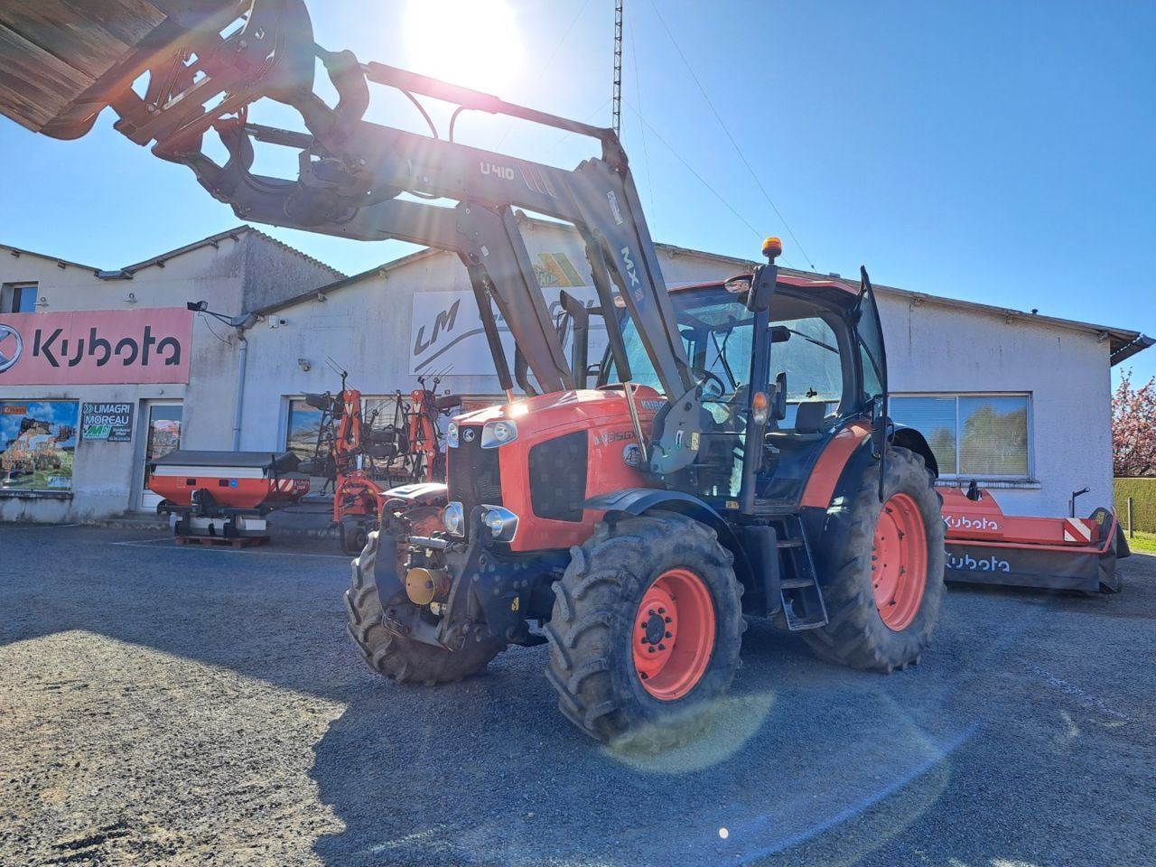E-FARM: Kubota M 135 GX - Tracteur - id 5J779XE - 44 000 € - Année: 2011 - Lecture du nombre d'heure: 5 800,Puissance du moteur (chevaux): 135,France