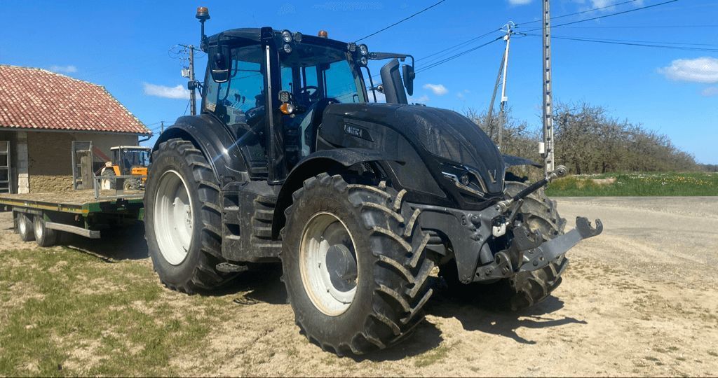 E-FARM: Valtra T195 Active - Tractor - id TRV6IY5 - €98,000 - Year of construction: 2021 - Engine hours: 1,400,Engine power (HP): 195,France