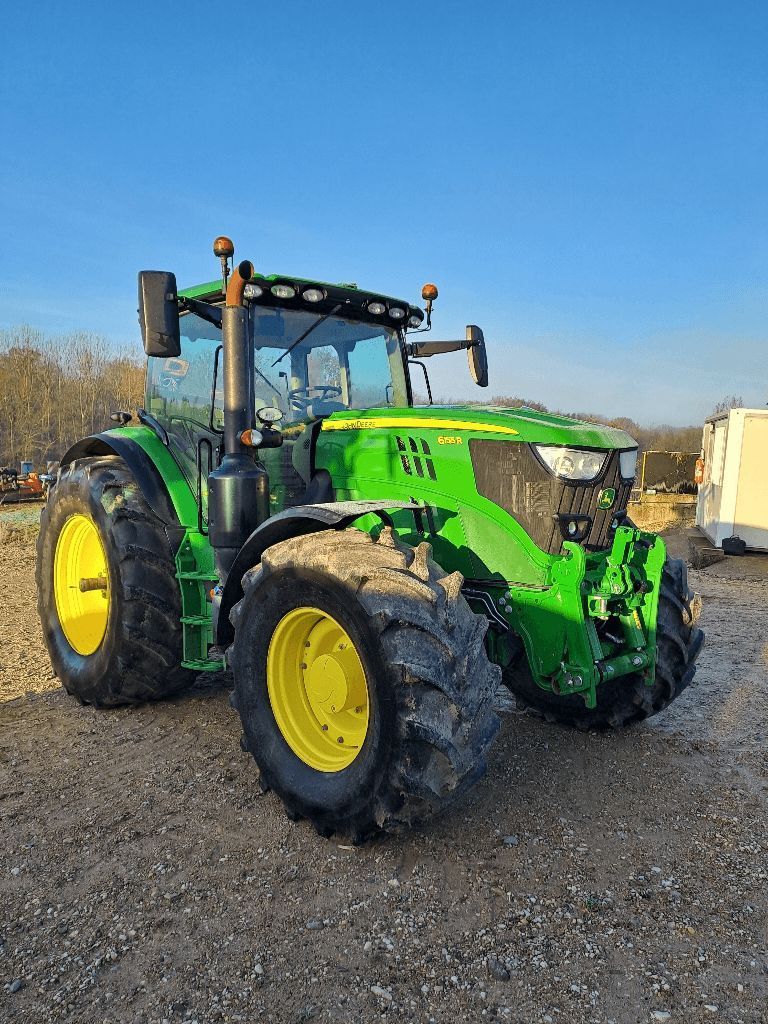 E-FARM: John Deere 6155 R - Tractor - id YUWGU1Z - 125.000 EUR - Anul: 2022 - Citeste ore: 1.650,Muterea motorului: 155,Franța