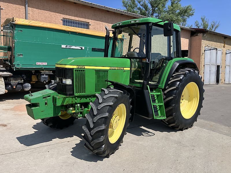 E-FARM: John Deere 6910 - Traktor - id 5C8C2LH - 33.000 € - Produktionsår: 2001 - Motortimer: 11.255,Motoreffekt (HP): 140,Tyskland