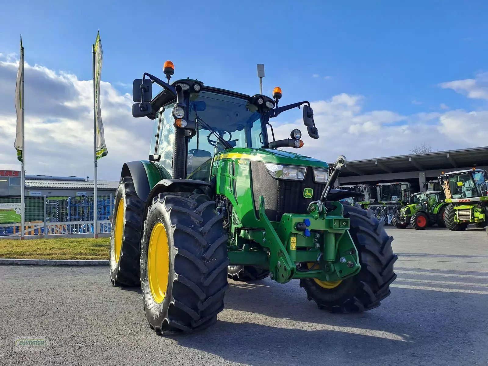 E-FARM: John Deere 5090 R - Tractor - id WCQSBMB - €64,602 - Year of construction: 2017 - Engine hours: 2,250,Engine power (HP): 90,Austria