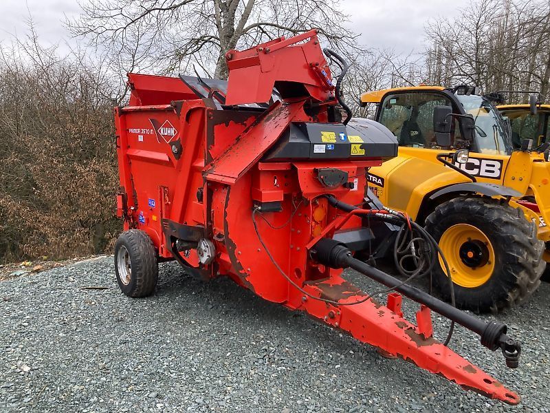 E-FARM: Kuhn 3570m - Fütterungstechnik Sonstige - id 2UUXBE3 - 8.472 € - Baujahr: 2012 - Vereinigtes Königreich