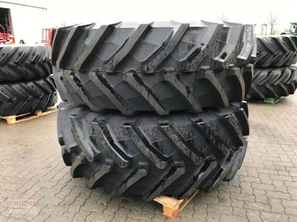 E-FARM: TRELLEBORG 710/75r42 - Pneumatico e cingolo - id ASZ3JAF - 12.450 € - Anno di costruzione: 2022 - Germania