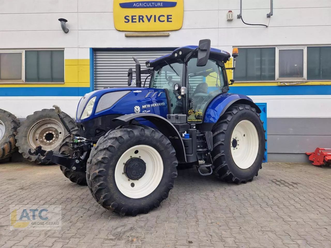New Holland T7.225 Tractor €79,900