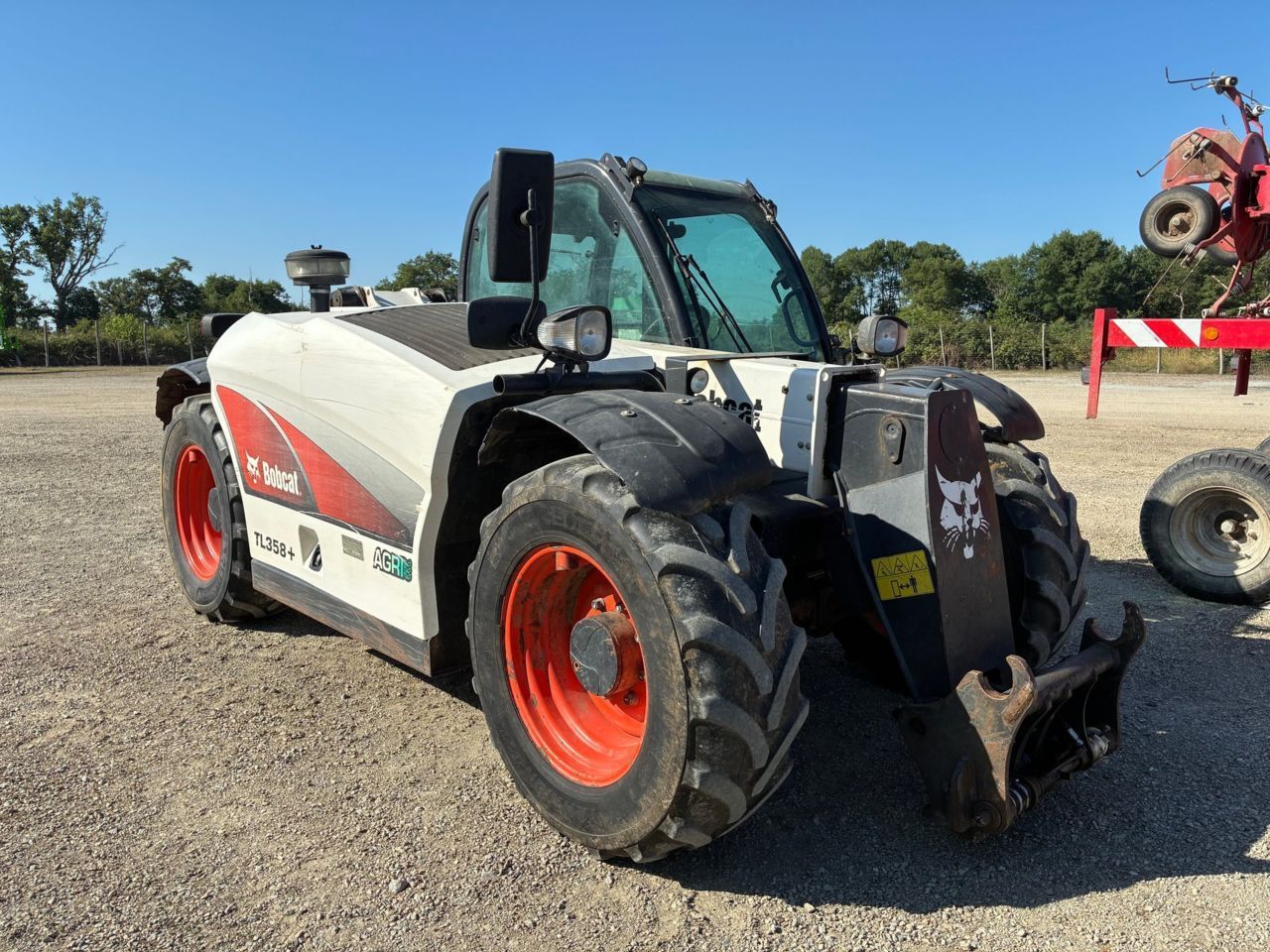 Bobcat TL358 + Încărcător telescopic 29.000 EUR