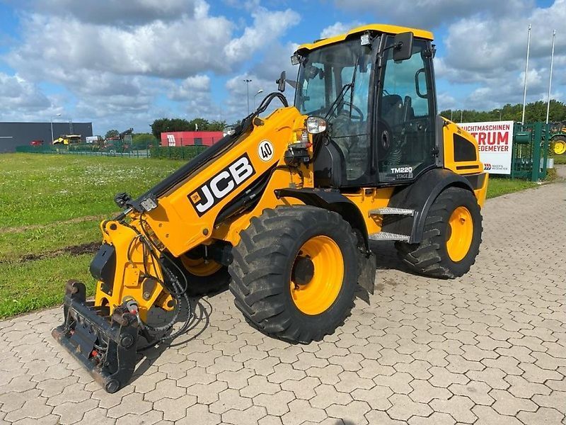 E-FARM: JCB tm 220 - 40 km/h - Telehandler - id ZA5QSFJ - €74,000 - Year of construction: 2023 - Engine hours: 1,575,Engine power (HP): 73,Germany