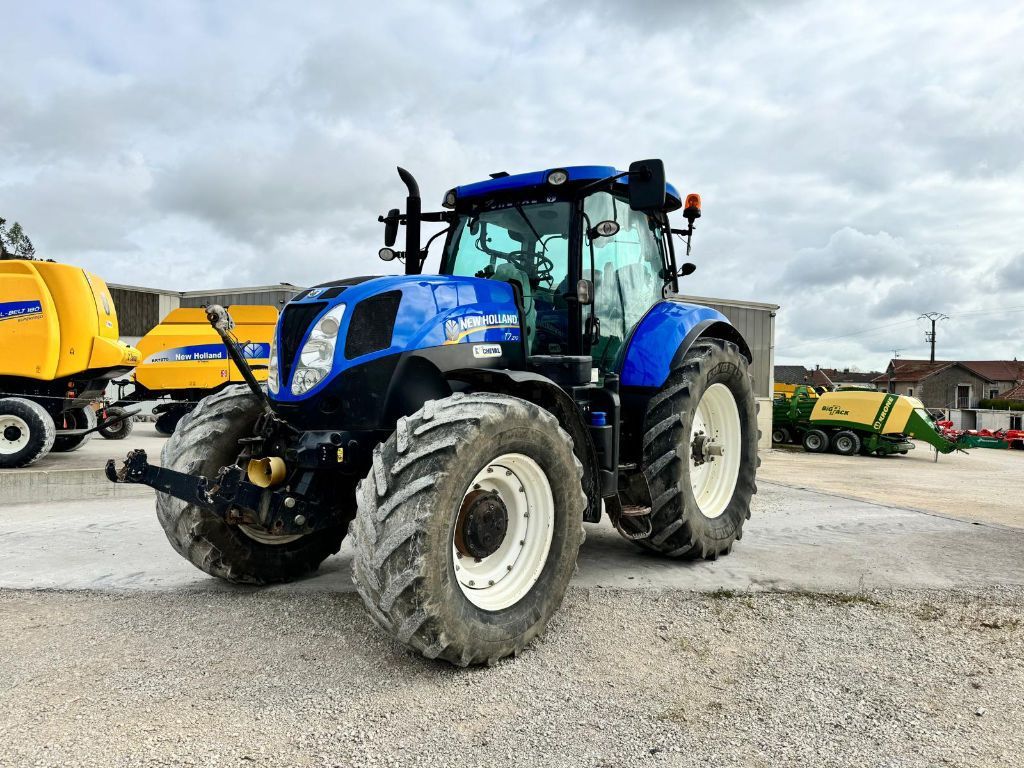 E-FARM: New Holland T7.210 - Traktor - id WBYQYNP - 70.000 € - Baujahr: 2012 - Abgelesene Motorstunden: 5.120,Motorleistung (PS): 165,Frankreich
