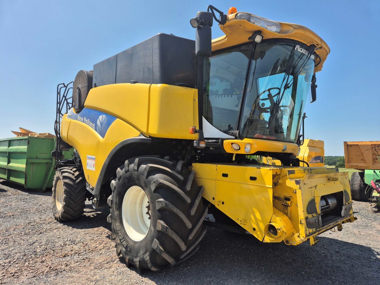 E-FARM: New Holland CR 9070 Elevation - Cosechadora - id HLAQLHN - Año: 2008 - Horas: 2972,Francia