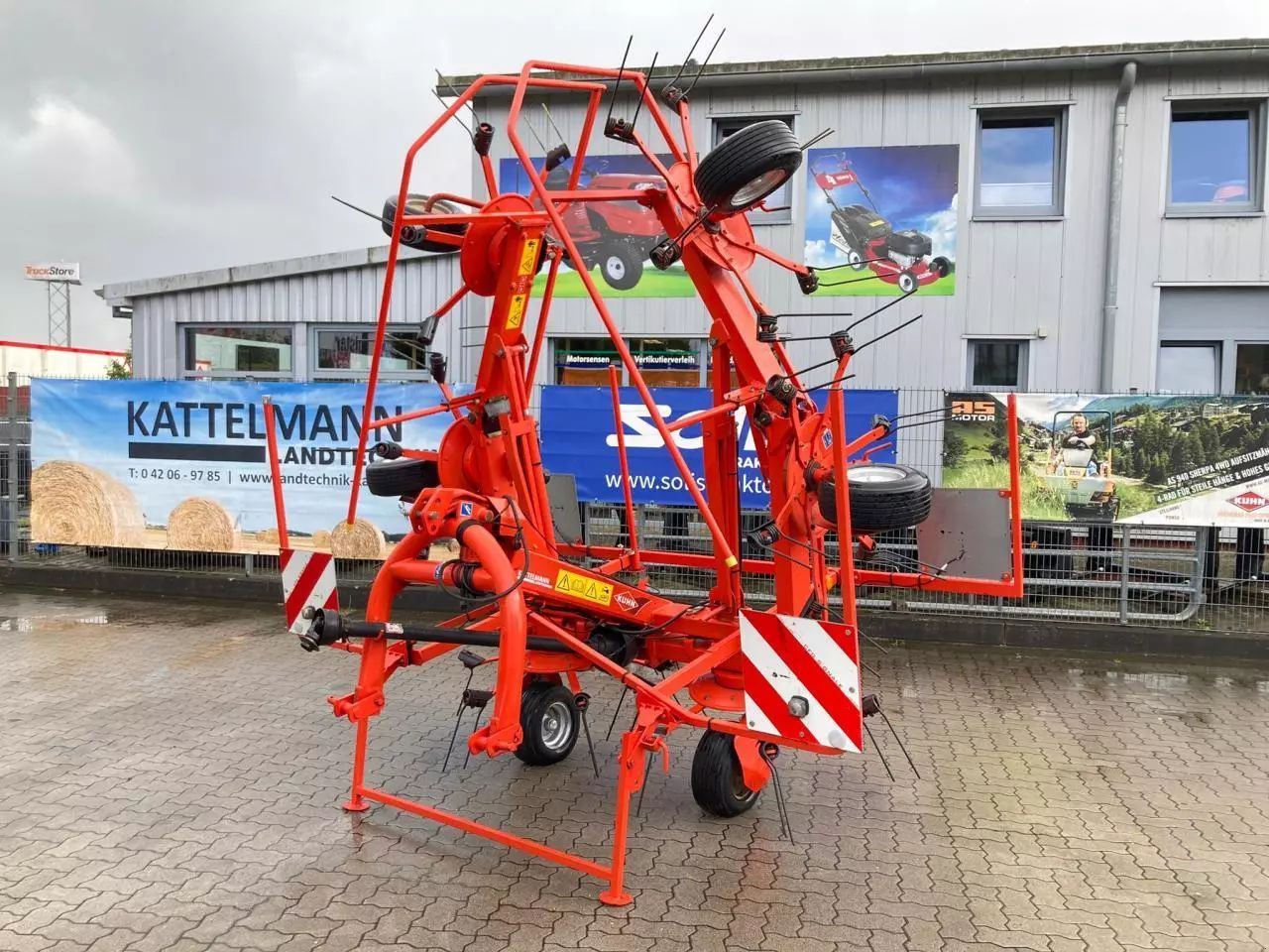 E-FARM: Kuhn GF 6502 - Kreiselheuer - id QNPXBKX - 6.990 € - Baujahr: 2013 - Deutschland