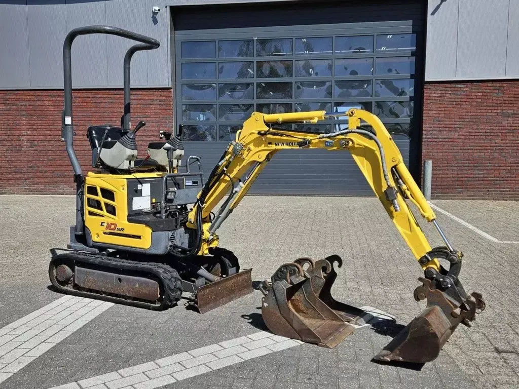 E-FARM: New Holland e10sr mini kraan - Excavator other - id TQKCZW3 - €12,500 - Year of construction: 2014 - Netherlands