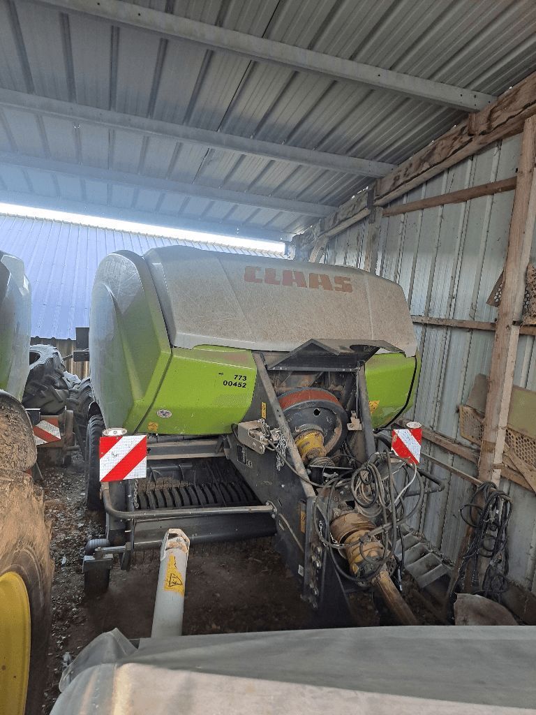 E-FARM: Claas Quadrant 4000 - Empacadora - id 9CGMVKV - 52.000 € - Año: 2022 - Las balas producidas: 2000,Francia