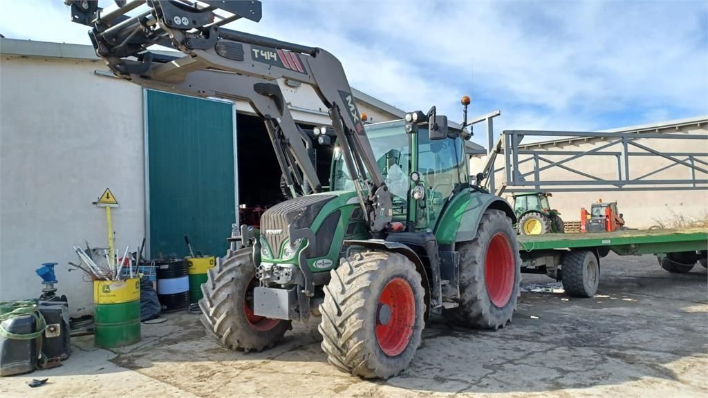 Fendt 516 Vario Tractor €83,000