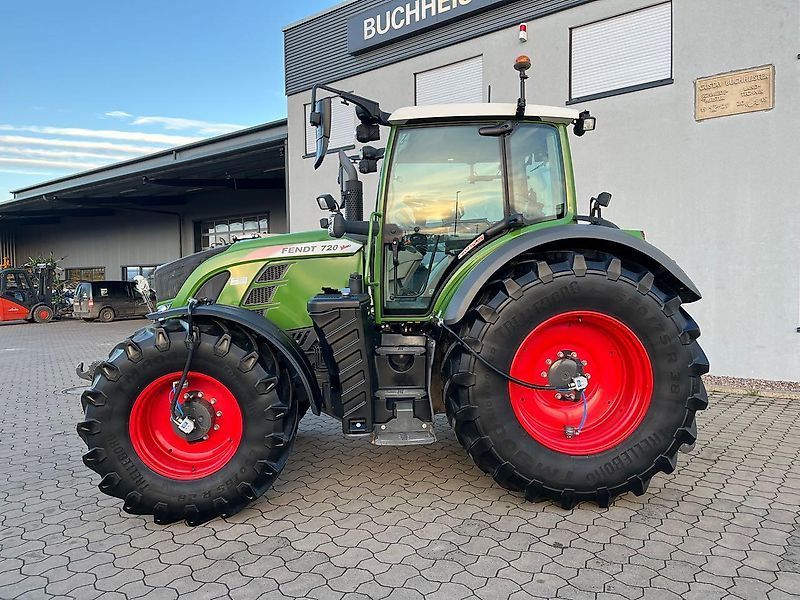 E-FARM: Fendt 720 Vario ProfiPlus - Traktor - id MADMNSI - 129.000 € - Baujahr: 2019 - Abgelesene Motorstunden: 3.962,Motorleistung (PS): 200,Deutschland