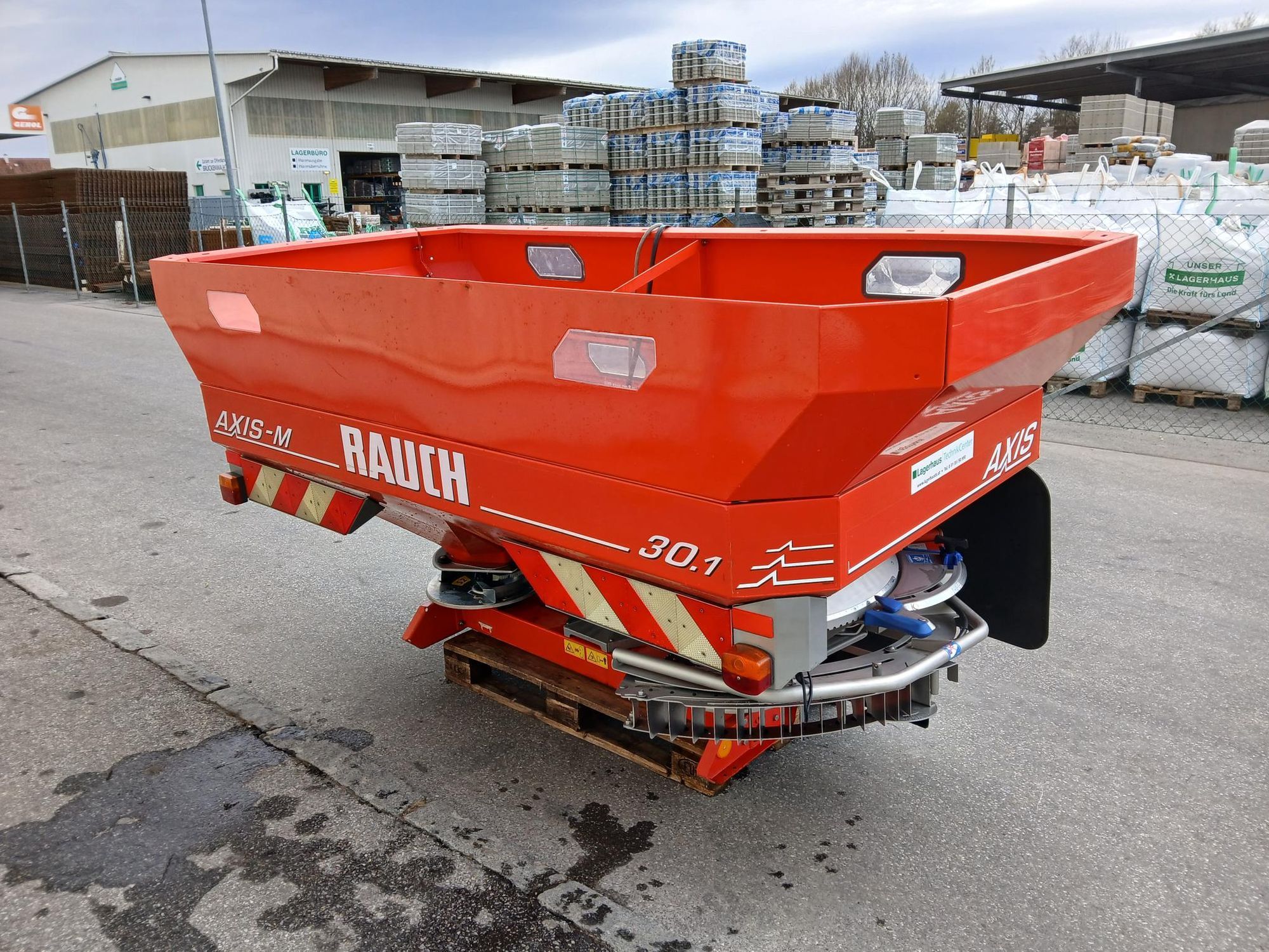 Rauch Axis 30.1 EMC Fertiliser spreader €5,833