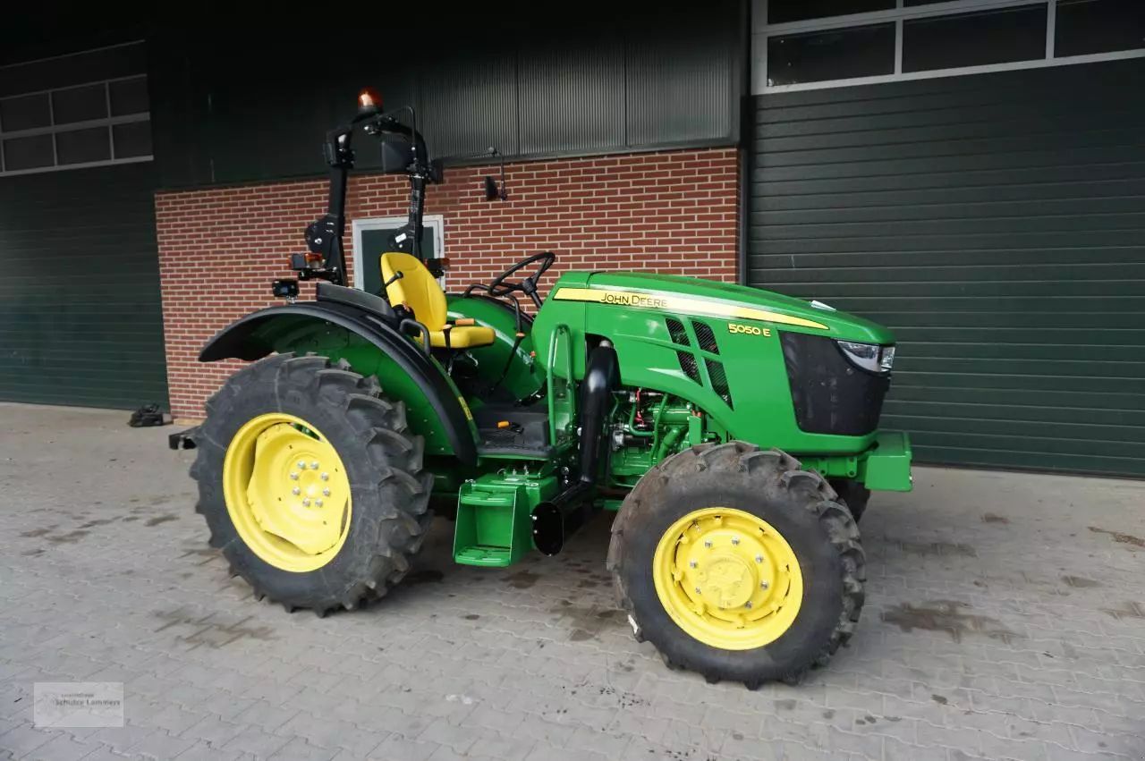 E-FARM: John Deere 5050 E - Tracteur - id VS9UBBG - 25 900 € - Année: 2023 - Lecture du nombre d'heure: 2,Puissance du moteur (chevaux): 50,Allemagne