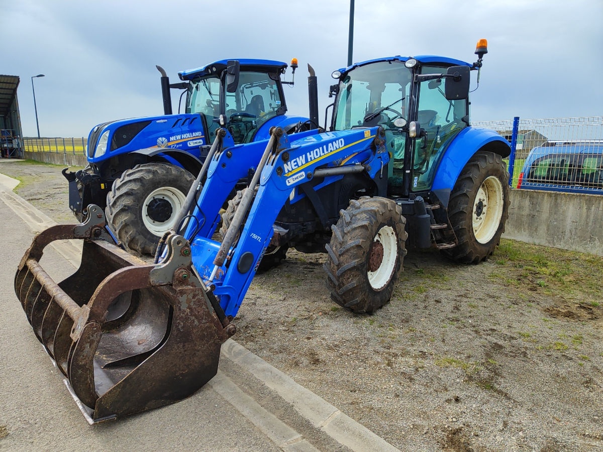 New Holland T 5.95 tractor €35,000