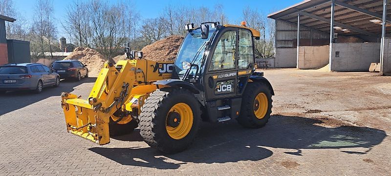 E-FARM: JCB 542-70 AGRI Super - Teleszkópos rakodó - id 2RUZKTC - 70 168 EUR - Gyártási év: 2021 - Üzemóra (motor): 3450,Németország