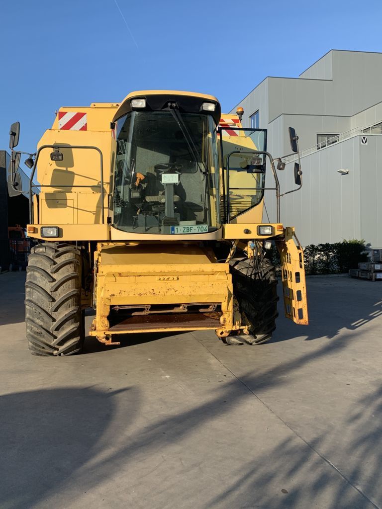New Holland TX 68 Combine harvester €25,000