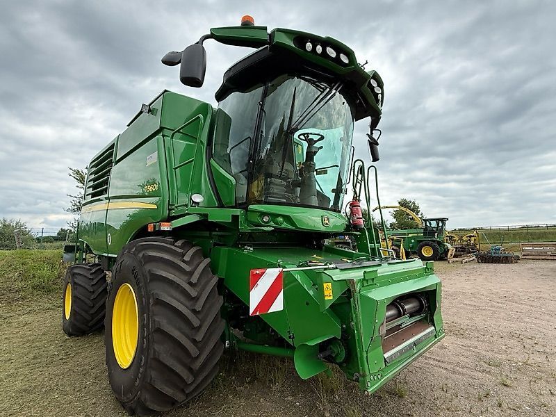 E-FARM: John Deere T 560 i - Mähdrescher - id 77NUTHW - Baujahr: 2018 - Abgelesene Motorstunden: 720,Motorleistung (PS): 390,Deutschland