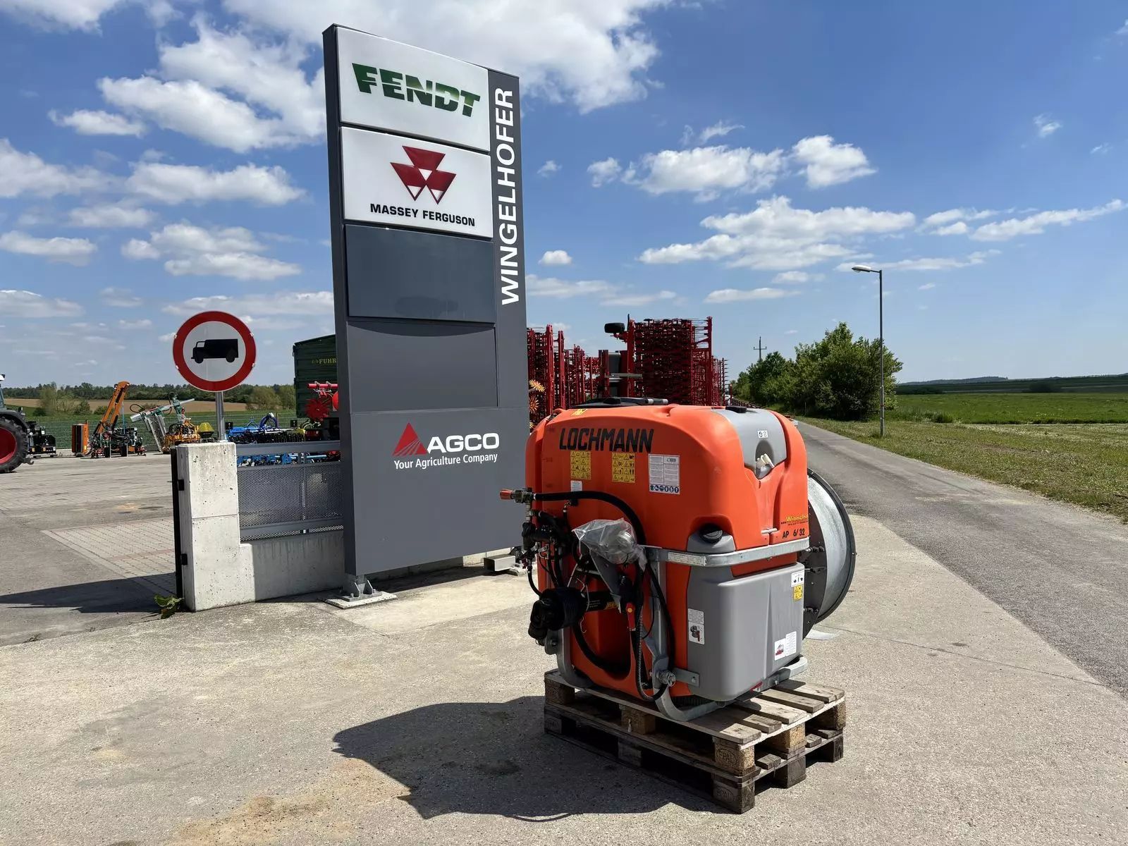 E-FARM: Lochmann ap 6/32 - Sprayer - id RLY6QSS - €6,000 - Year of construction: 2022 - Austria