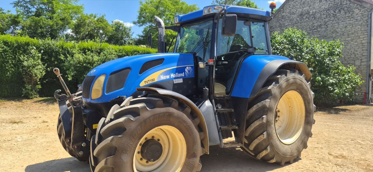 New Holland TVT 190 Traktor 32 000 €