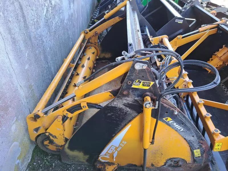 E-FARM: Emily omega max - Silage cutter and feeder - id JJDINDH - €10,000 - Year of construction: 2020 - France