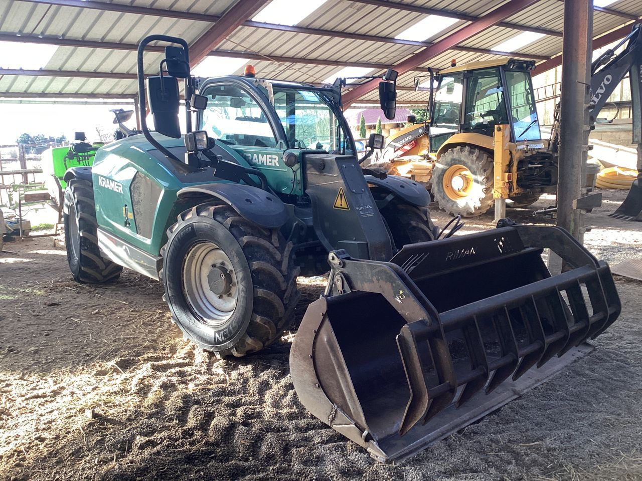 E-FARM: KRAMER kt357 - Teleskoplader - id 6DITQK9 - 54.000 € - Baujahr: 2018 - Abgelesene Motorstunden: 3.500,Frankreich