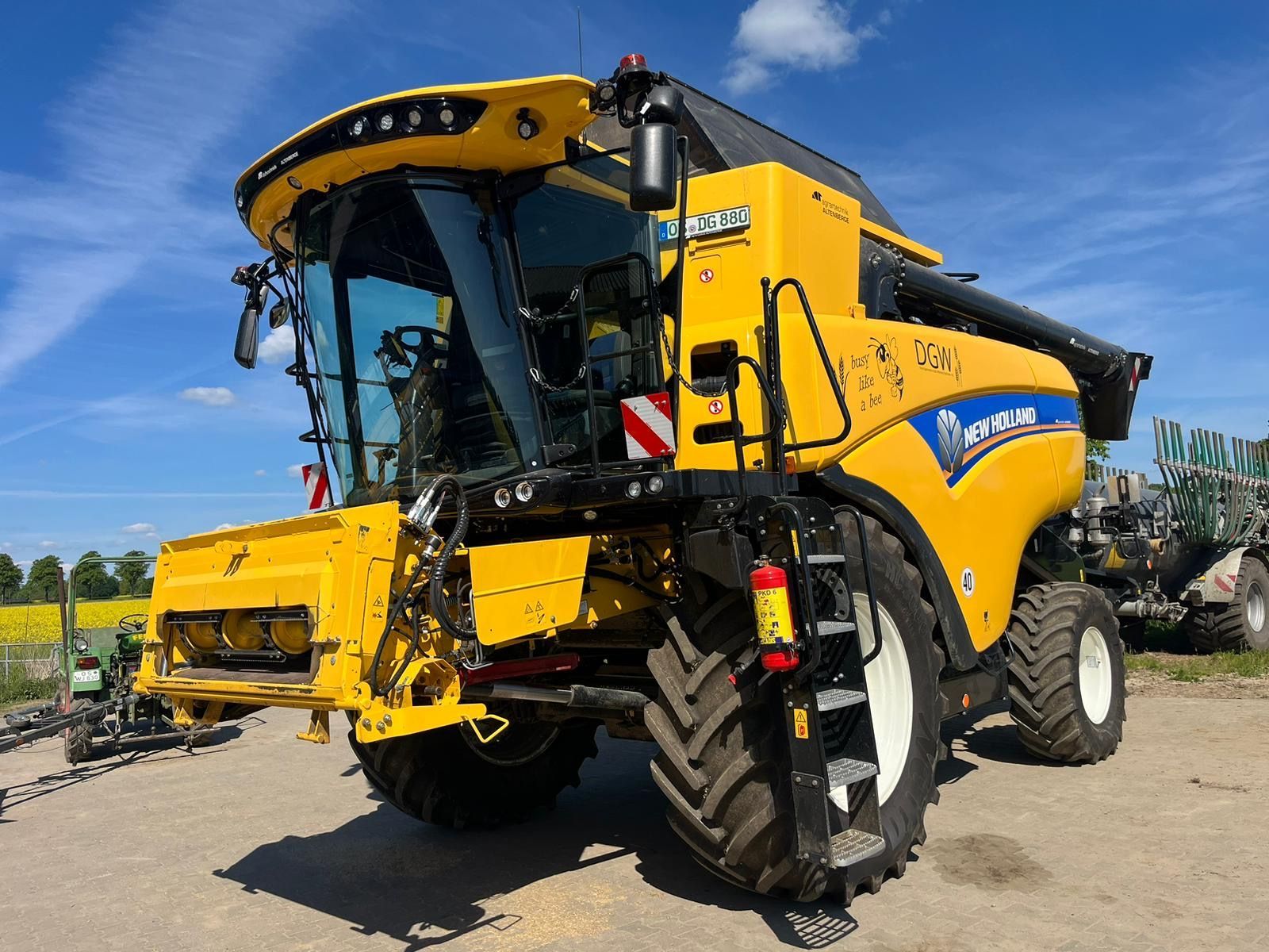 E-FARM: New Holland CX 8.80 - Cosechadora - id 6XXEEBH - 298.500 € - Año: 2023 - Horas: 338,Potencia del motor: 374,Alemania