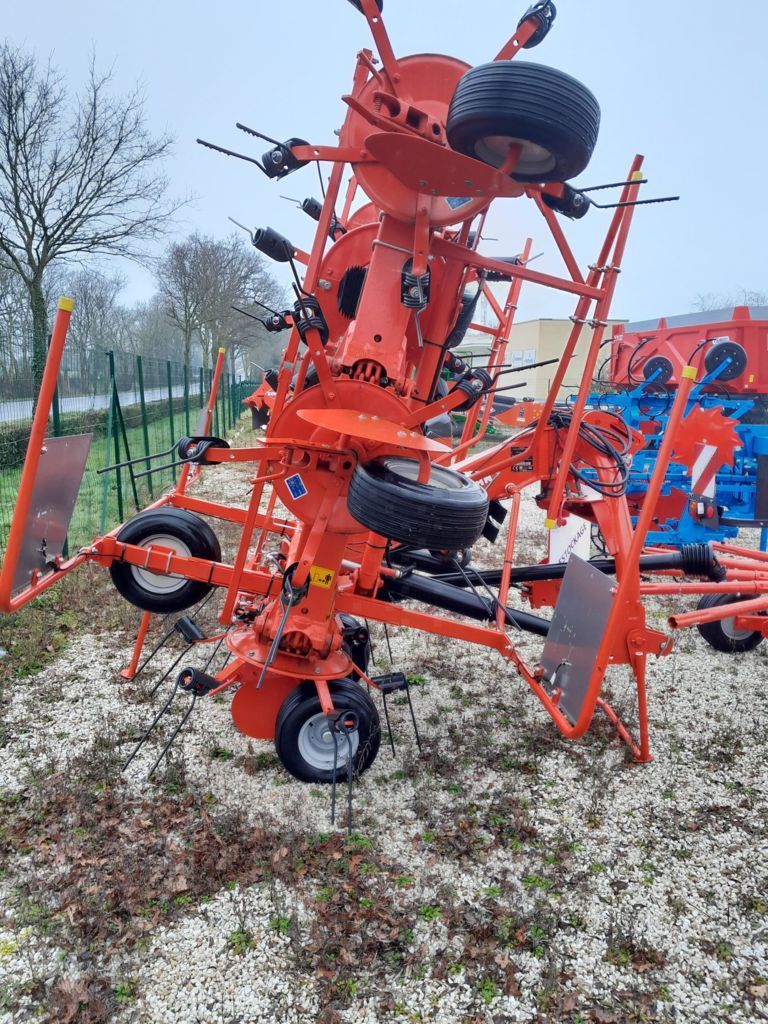 E-FARM: Kuhn GF 7902 - Tedder - id LWGLJSQ - €15,500 - Year of construction: 2023 - France