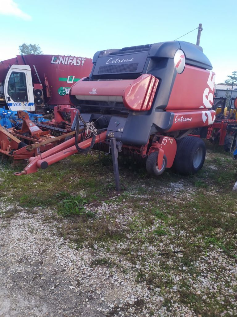 E-FARM: Feraboli extrême 265 ht - Pressa - id G7CDRUN - 12.500 € - Anno di costruzione: 2006 - Balle prodotte: 8.500,Italia