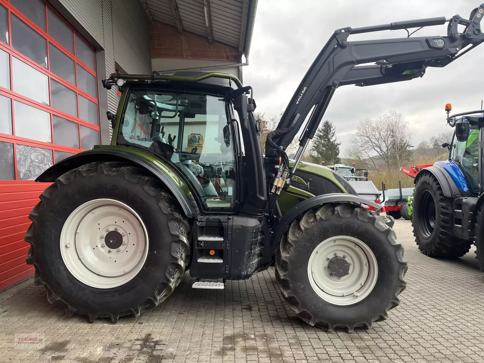 E-FARM: Valtra A135 - Traktor - id UP8AT2W - Baujahr: 2024 - Abgelesene Motorstunden: 1,Motorleistung (PS): 135,Deutschland